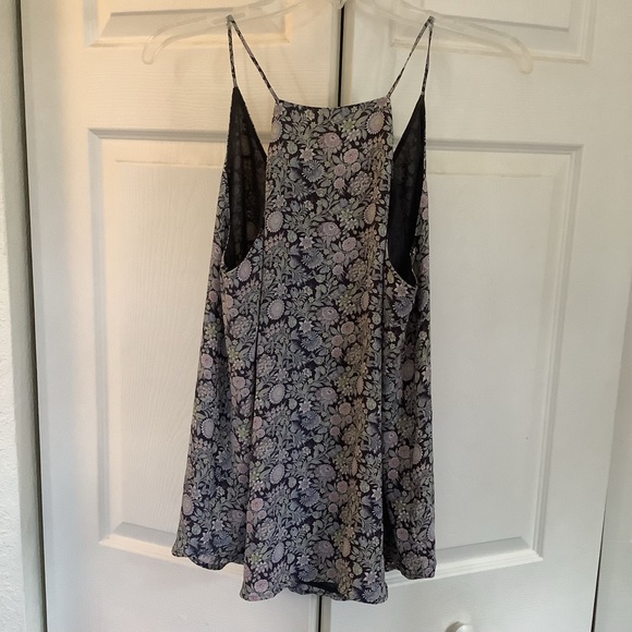 Loft Flowy Gray Dark Floral Spaghetti Strap Top. Size M. - Picture 5 of 8